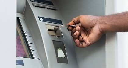 A man arrested for extracting 10 lakhs by cutting off the victim's thumb and using it on ATM