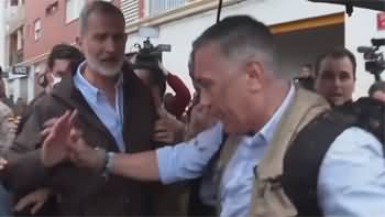 Angry crowd throws mud at King of Spain while his visit to flood affected areas