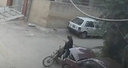 CCTV footage of car battery stolen with the help of woman in Karachi