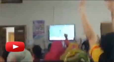 Girls Screaming with Excitement in Girls Hostel While Watch Pak India Cricket Match