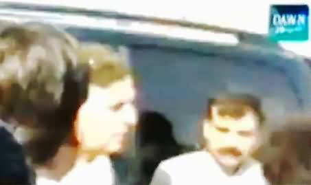 Javed Hashmi Had to Chant Go Nawaz Go To Get Rid of Angry Mob After Eid Prayer