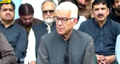 Khawaja Asif slams campaign against Pak Army Martyrs on social media