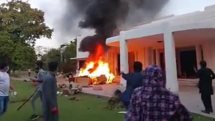 Latest view: Angry mob set fire to the house of Corps Commander Lahore.