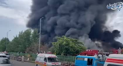 Massive Fire Broke Out In Islamabad's H-9 Sunday Bazar