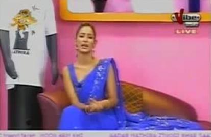 Most Besharam And Behaya Anchor Mathira Receiving Calls During Show