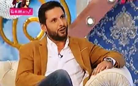 Shahid Afridi Sharing Funny Dialogue with Pervez Musharraf on His Marriage