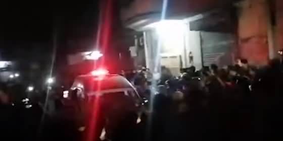 Watch Visuals From Outside Khadim Rizvi's House While His Dead Body Arrived